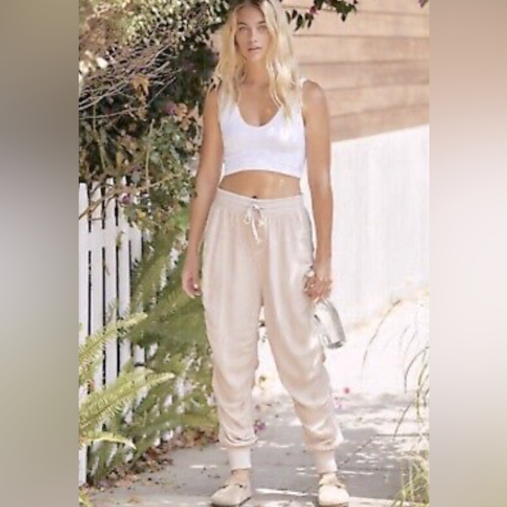 NWT Free People Movement Color Me Happy Joggers XS Cream - Picture 2 of 7